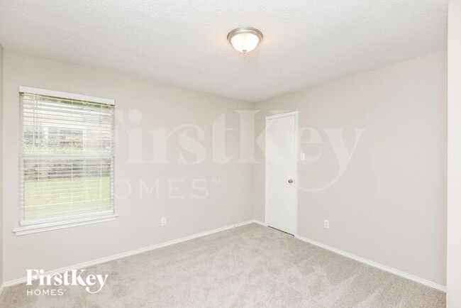 Building Photo - 2529 Rivers Edge Dr