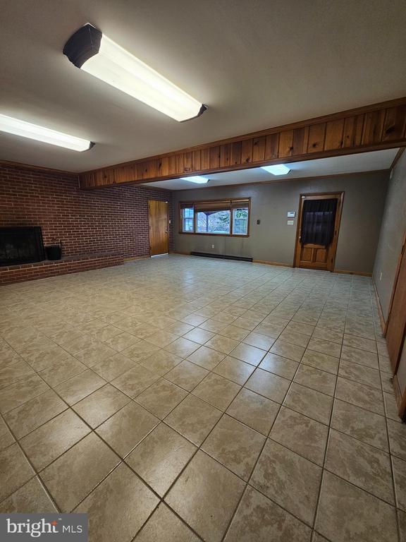 Building Photo - 615 Villa Ave