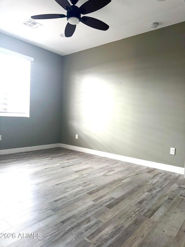 Building Photo - 1406 E Cinnabar Ave