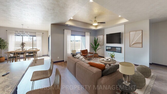 Building Photo - 4526 W Graceland Pl