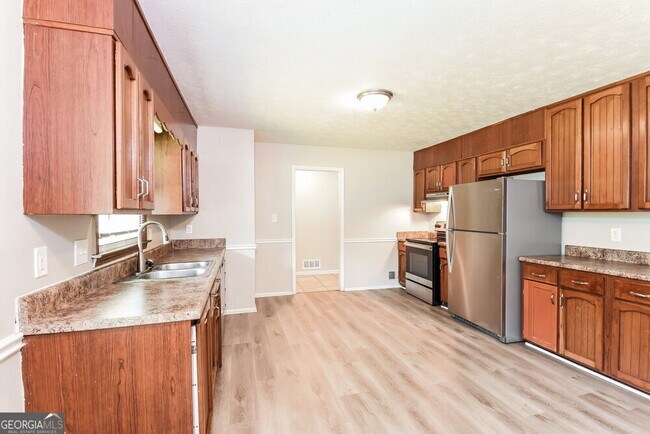 Building Photo - 4641 Flint Hill Rd SW