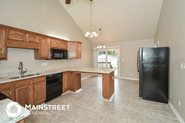 Building Photo - 5613 Ree Dr