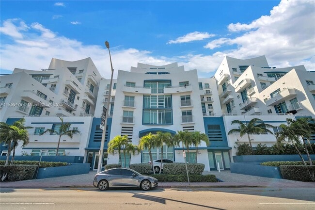 Building Photo - 7600 Collins Ave