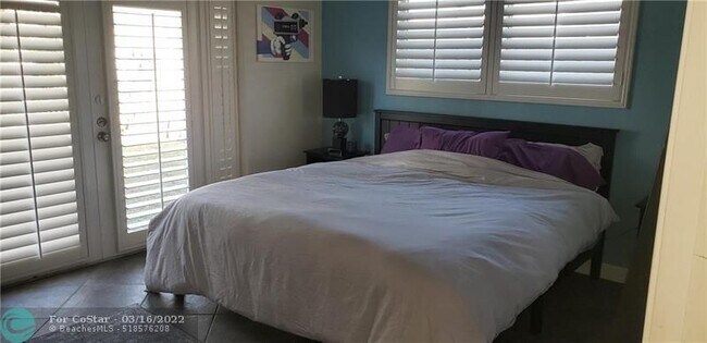 Building Photo - 191 SE 9th Ct