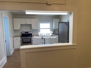 Building Photo - 204 W Grand Ave