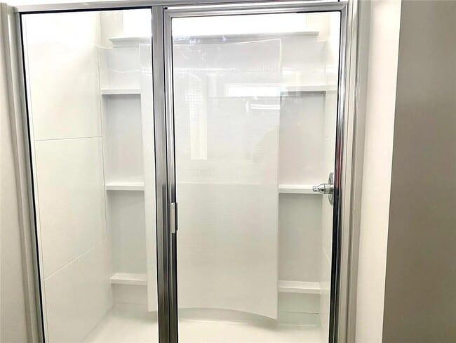 Building Photo - 168 Parkwood Dr