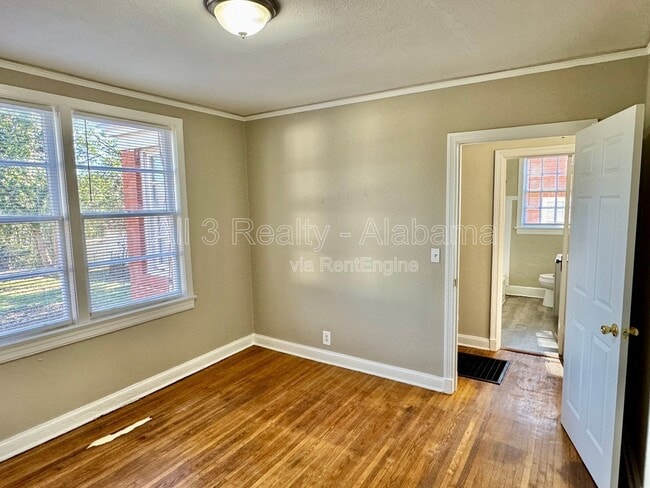 Building Photo - 115 Oak Forest Dr