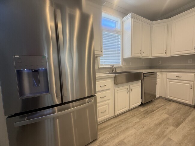 Building Photo - 39248 US Hwy 19 N