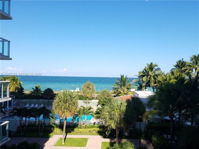 Building Photo - 2457 Collins Ave