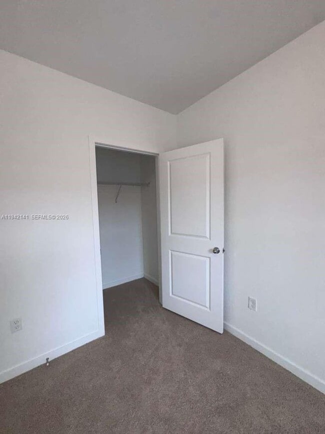 Building Photo - 1549 NE 3rd Ave