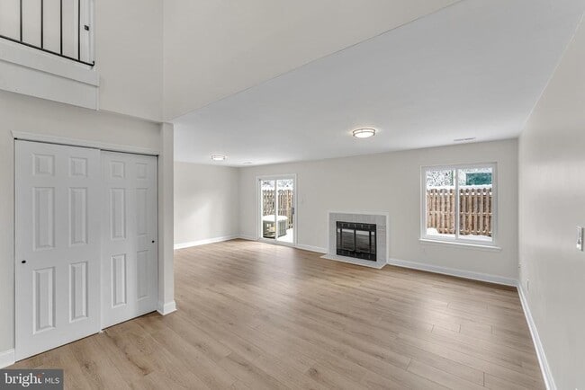 Building Photo - 1228 Chanticleer