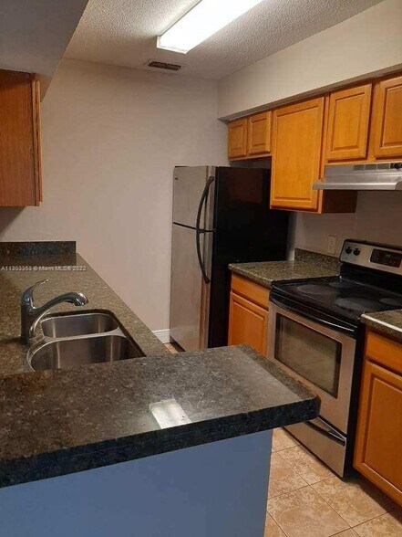 Primary Photo - 2622 NW 33rd St