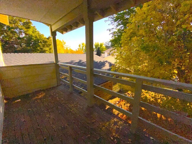 Building Photo - 843 Glen Martin Dr