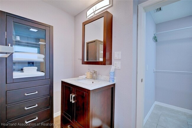 Building Photo - 4706 Mercado Dr