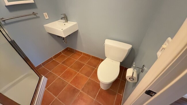 Building Photo - EPIC REA: Beautiful 2 Bed/2 Bath In the Heart of West Berkeley’s Poet’s Corner.