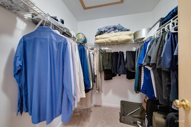 Building Photo - 224 Chesterfield Ct