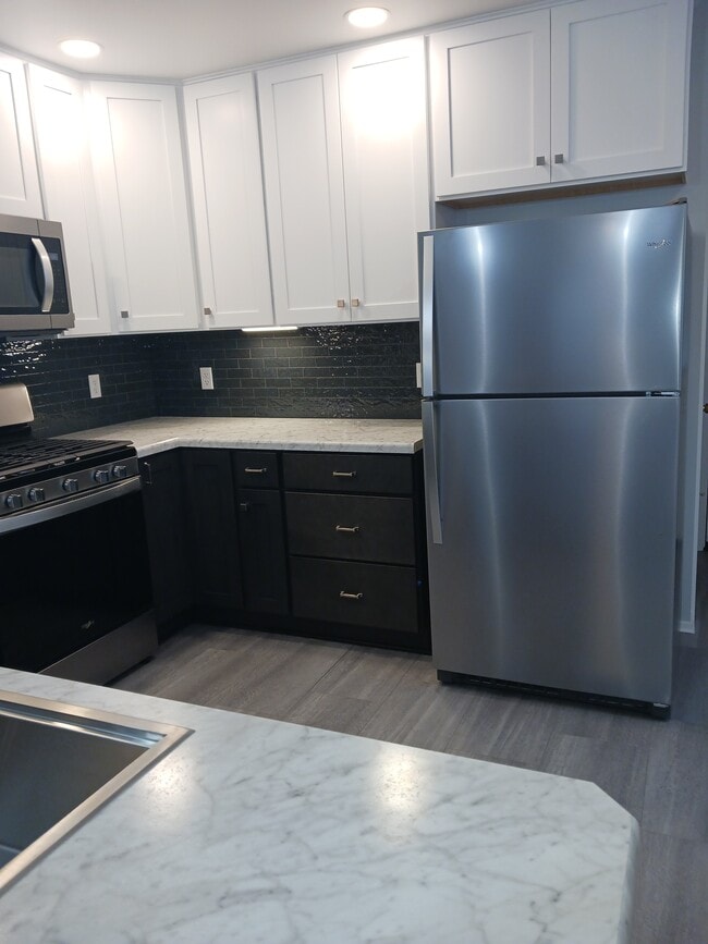 Building Photo - 1 Hubbard Ln