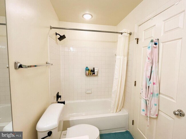 Building Photo - 2179 Wolftrap Ct