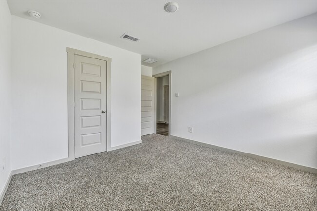 Building Photo - 1004 Great Barracuda Ln