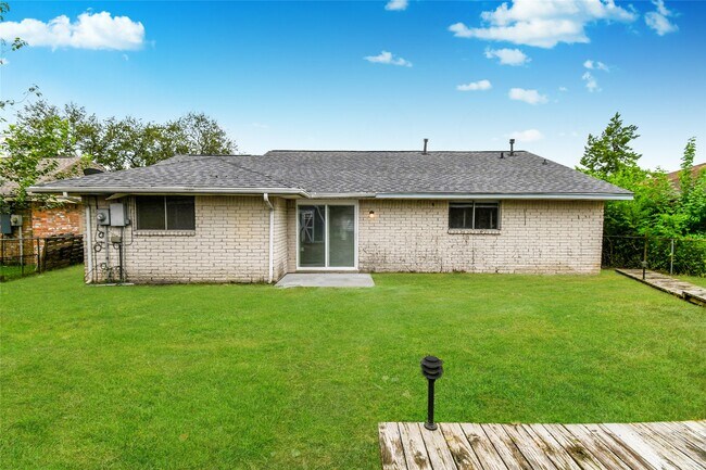 Building Photo - 7210 Lumber Jack Dr