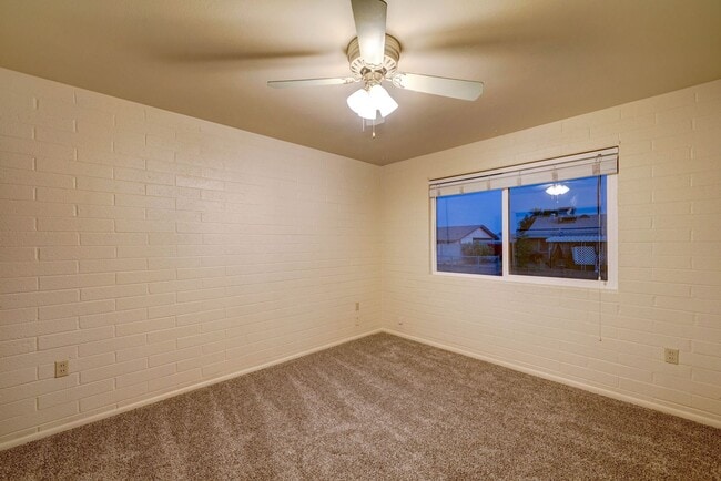 Building Photo - 9951 W Clair Dr