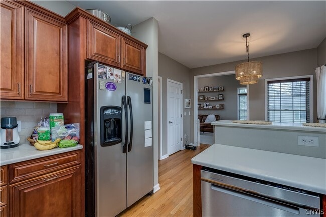 Building Photo - 117 MillCreek Ln