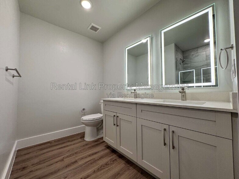 Building Photo - 414 Cape Coral Pkwy E