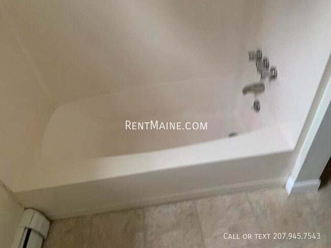 Building Photo - 17 Yale St