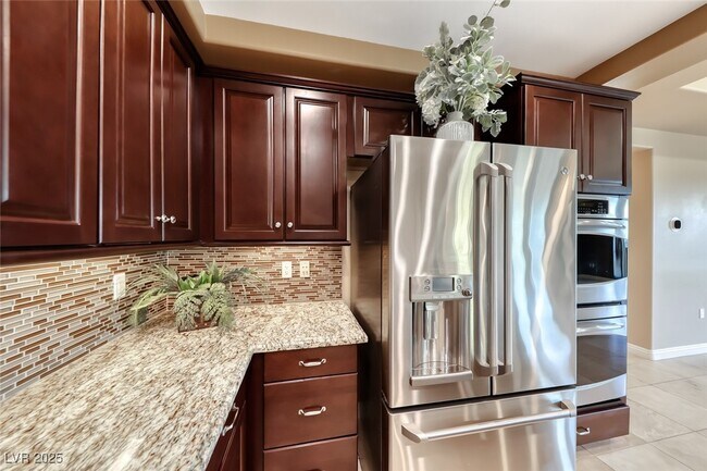 Building Photo - 64 Strada Principale