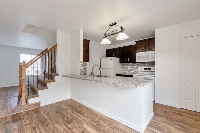 Primary Photo - 2 Bedroom Duplex with Updates, Large Fence...