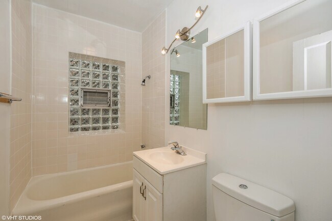 Building Photo - 8949 Skokie Blvd
