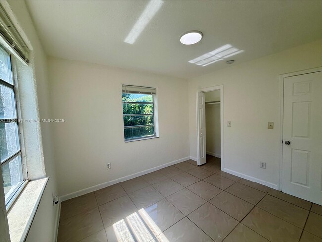 Building Photo - 1146 NW 46th St