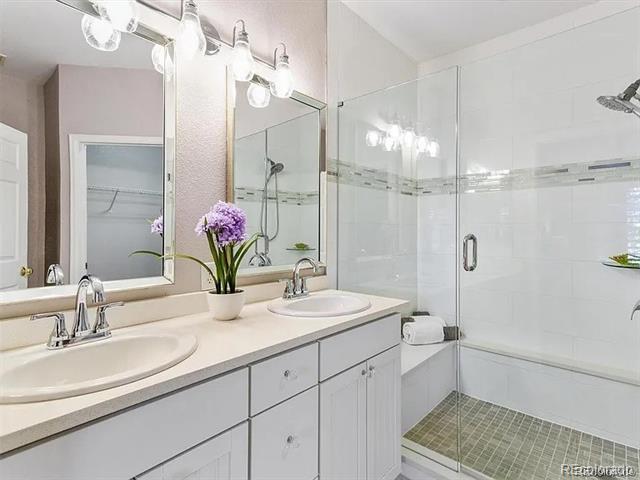 Building Photo - 10365 W Rockland Pl