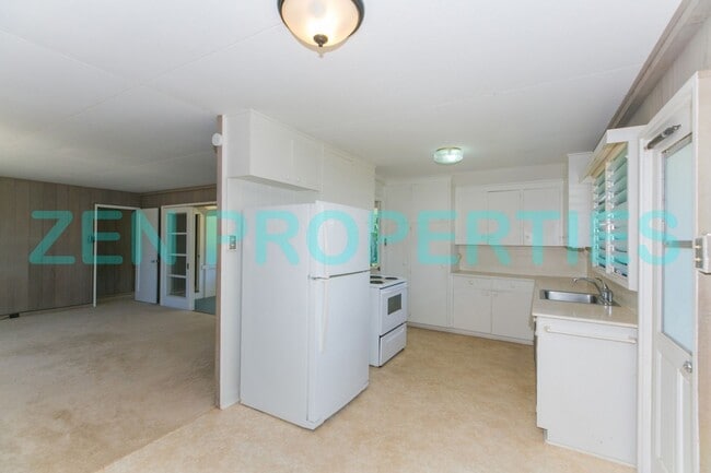 Building Photo - a 3 bdrm, 1 bath home for rent in Niu Valley