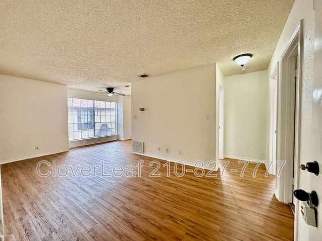 Building Photo - 10565 Starcrest Dr