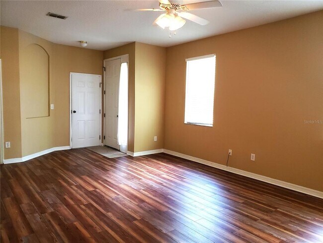 Building Photo - 3658 Oakdale Cir