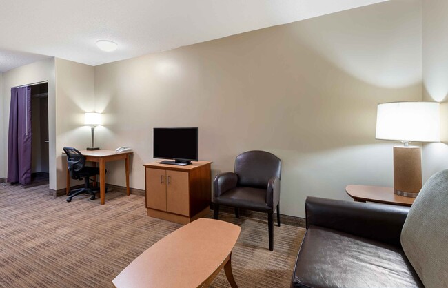 Building Photo - Furnished Studio-Cleveland - Westlake