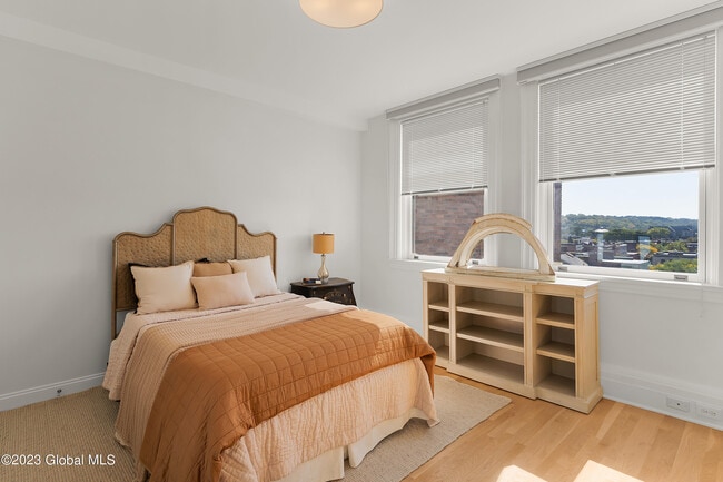 Building Photo - 65 3rd St