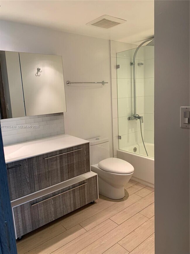 Building Photo - 1688 West Ave