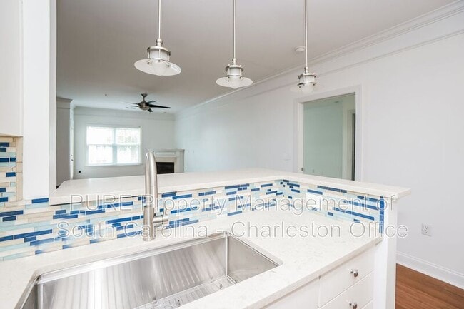 Building Photo - 1025 Riverland Woods Pl