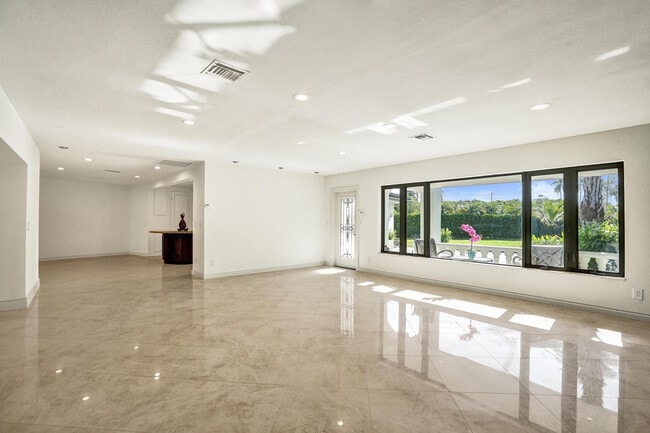 Building Photo - 2425 Fryer Point