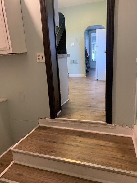 Building Photo - 142 S Union St