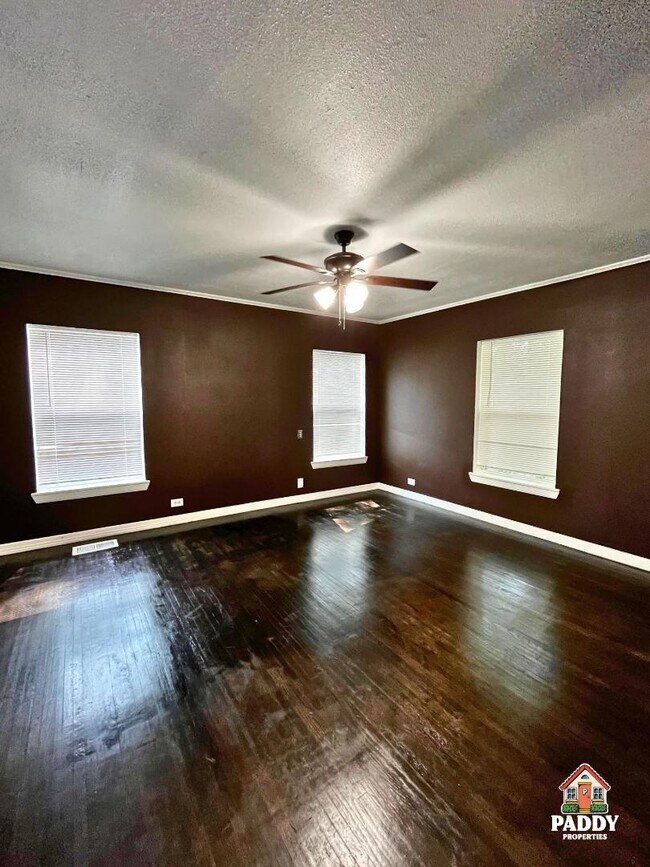 Building Photo - 312 Dogwood Ln