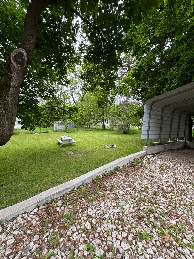 Building Photo - 1214 S Eaton St