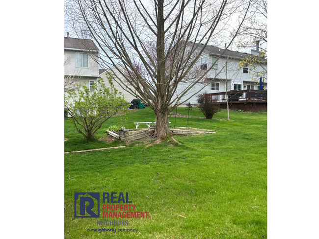 Building Photo - Three Bed, Two Bath Furnished Home Availab...