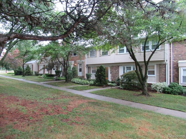 Building Photo - 1555 Brentwood