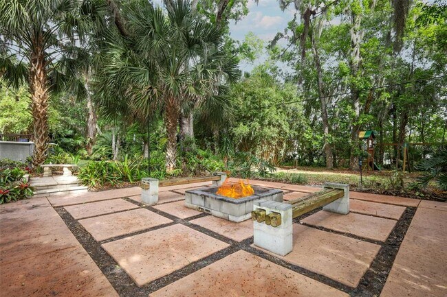 Building Photo - 411 Valencia Cir