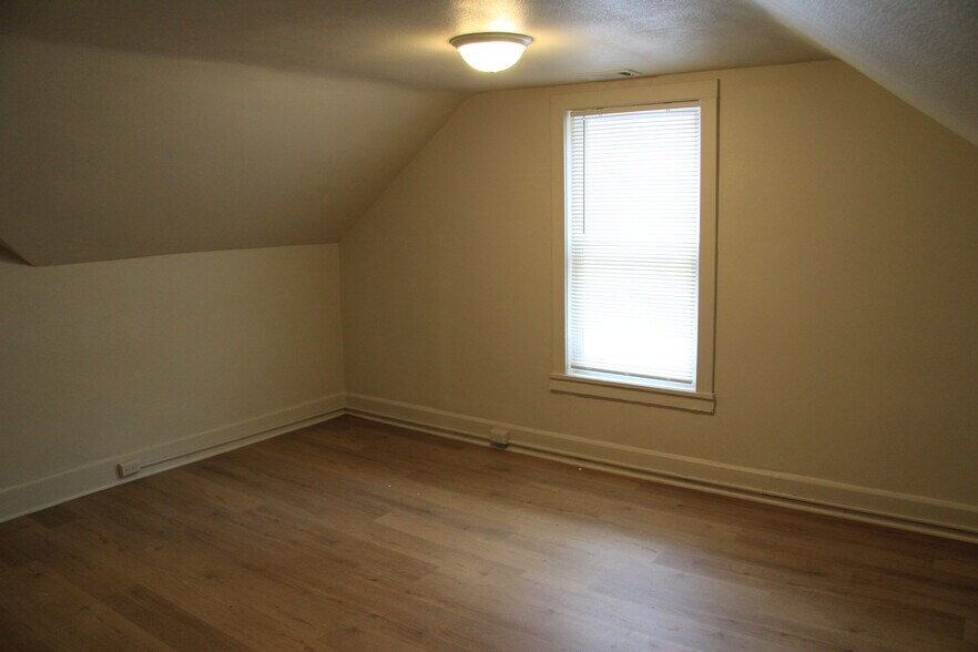 Bedroom 3 (Upstairs) - 405 E Washington Ave