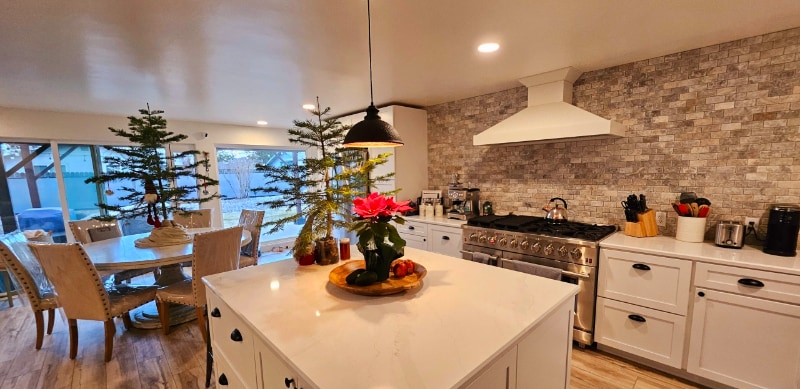 Building Photo - 209 Sandstone Dr
