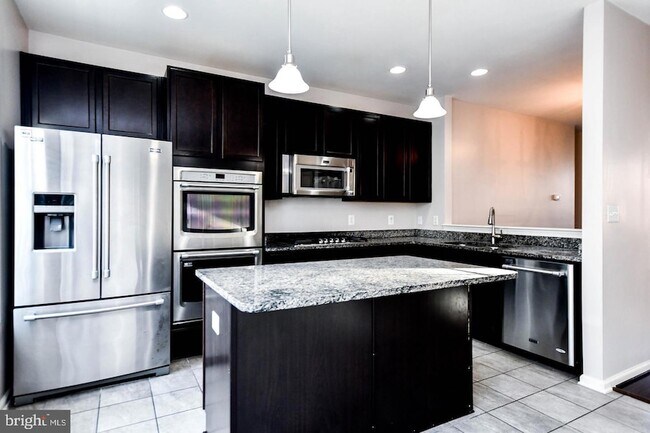 Building Photo - 9553 Weshurst Ln